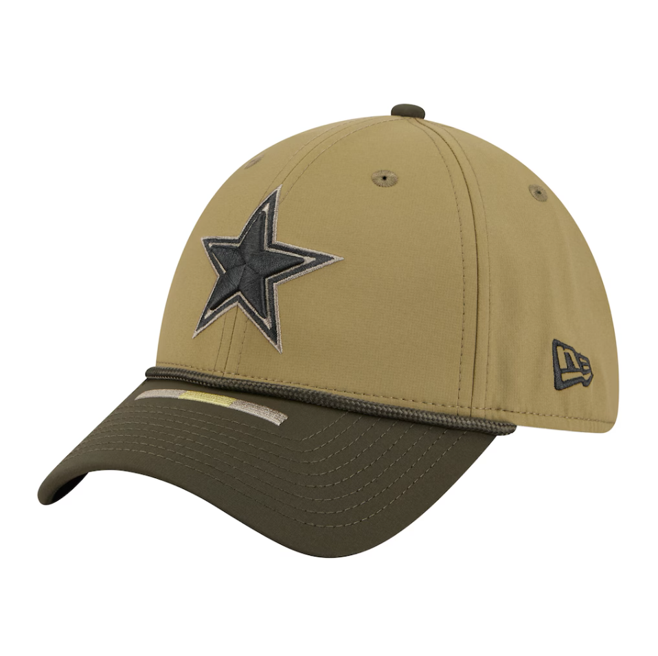 Tampa Bay Buccaneers New Era 2025 Salute To Service 39THIRTY Cap