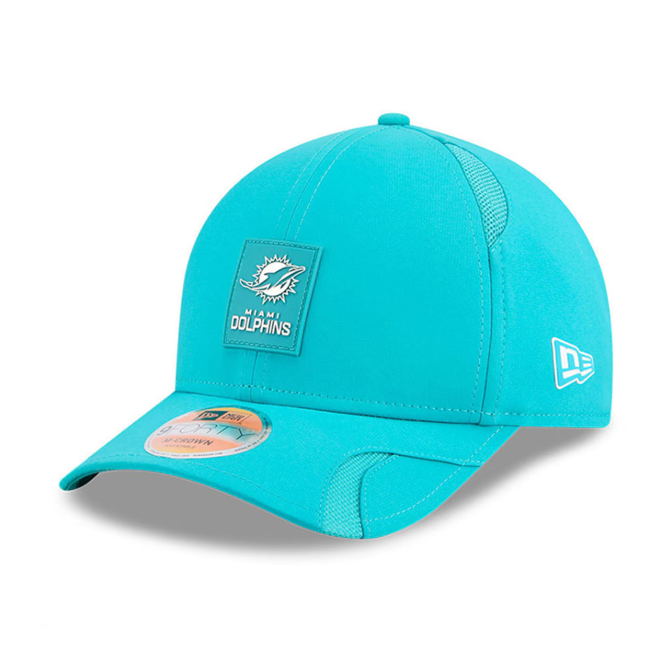Miami Dolphins New Era 2025 Sideline 9FORTY M Crown Cap