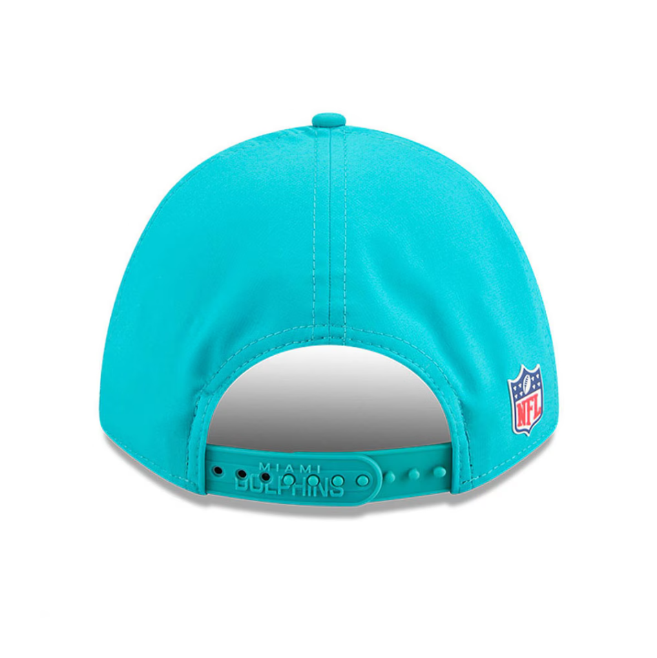 Miami Dolphins New Era 2025 Sideline 9FORTY M Crown Cap